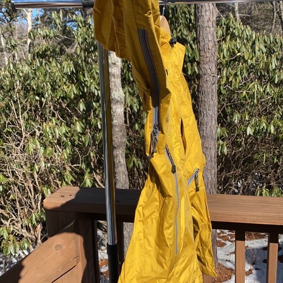 RED LEDGE Yellow Lightweight Rain Jacket - Picture 8 of 11